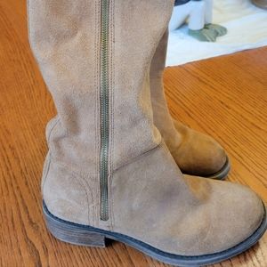 Womens size 8 Lucky Brand light brown suede boots